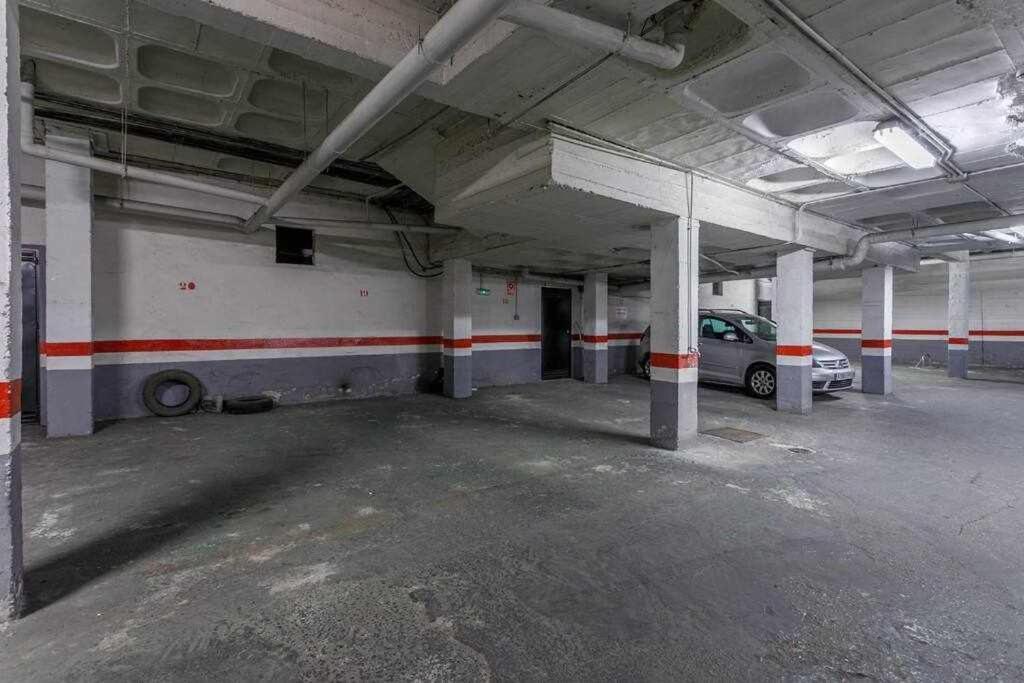 Aym Place Santa Cruz Parking Incluido Alto Max 1,80m * Sevilla